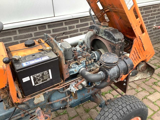 Kubota 4x4 industriële trekker - afbeelding 6 van  6