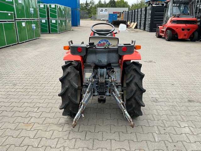 Kubota aste a-155 4x4 minitractor - afbeelding 18 van  22