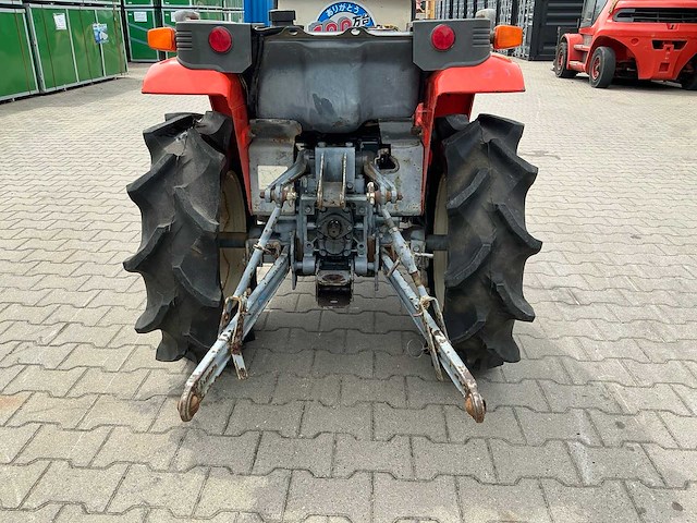 Kubota aste a-155 4x4 minitractor - afbeelding 21 van  22