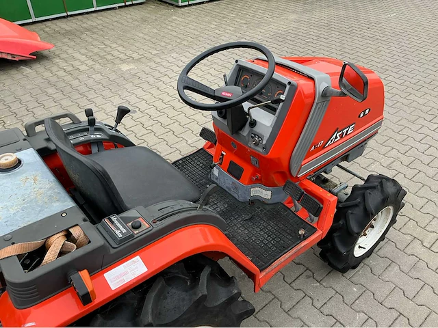 Kubota aste a-17 4x4 minitractor + plantmachine - afbeelding 3 van  30