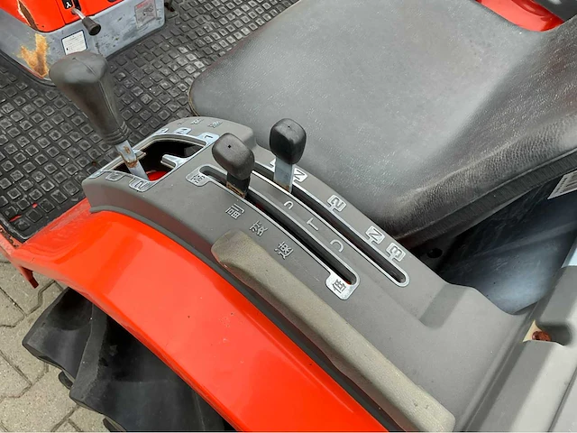 Kubota aste a-17 4x4 minitractor + plantmachine - afbeelding 7 van  30