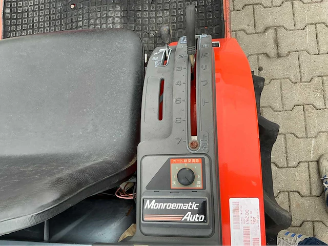 Kubota aste a-17 4x4 minitractor + plantmachine - afbeelding 9 van  30
