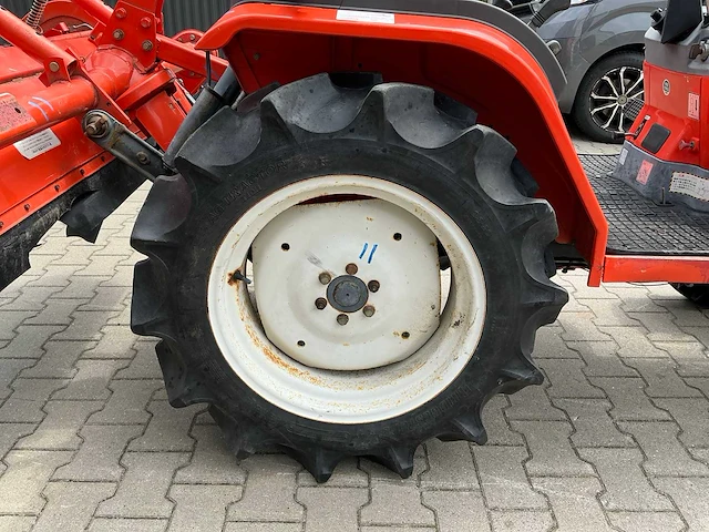 Kubota aste a-17 4x4 minitractor + plantmachine - afbeelding 21 van  30