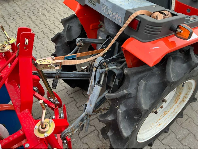 Kubota aste a-17 4x4 minitractor + plantmachine - afbeelding 24 van  30