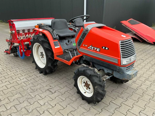 Kubota aste a-17 4x4 minitractor + plantmachine - afbeelding 23 van  30