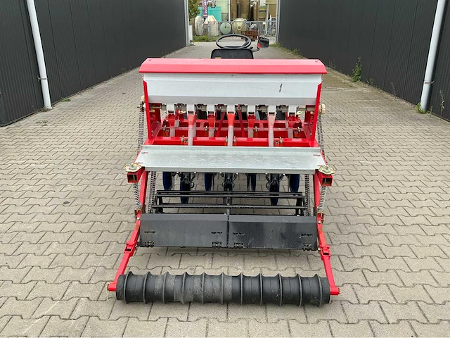 Kubota aste a-17 4x4 minitractor + plantmachine - afbeelding 28 van  30