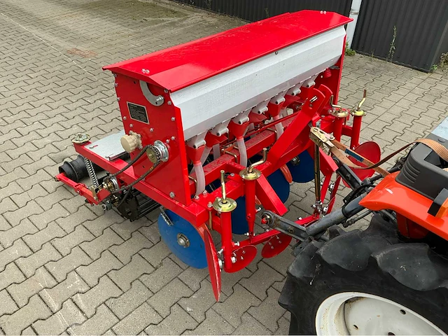 Kubota aste a-17 4x4 minitractor + plantmachine - afbeelding 29 van  30