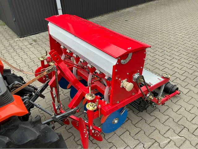 Kubota aste a-17 4x4 minitractor + plantmachine - afbeelding 30 van  30
