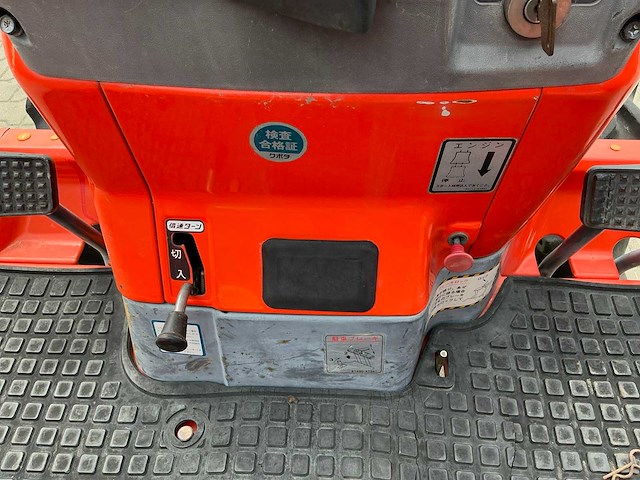 Kubota aste a-17 4x4 minitractor - afbeelding 6 van  24