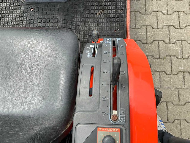 Kubota aste a-17 4x4 minitractor - afbeelding 7 van  24