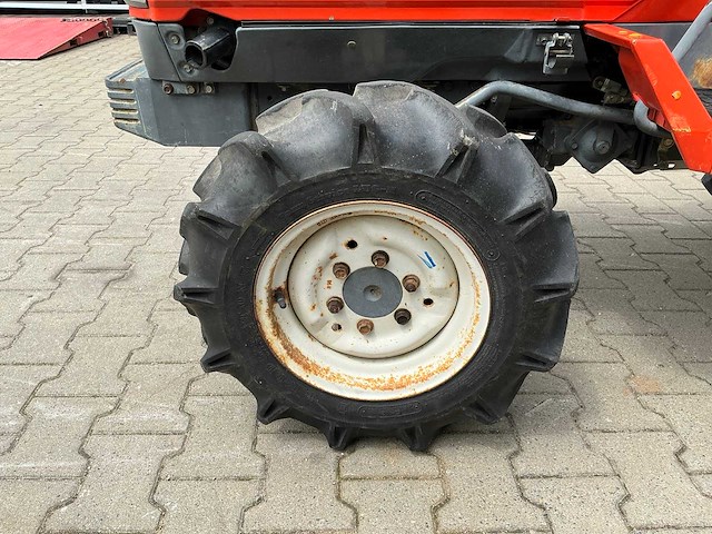Kubota aste a-17 4x4 minitractor - afbeelding 9 van  24