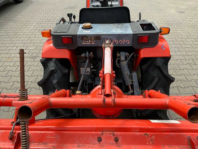 Kubota aste a-17 4x4 minitractor - afbeelding 16 van  24