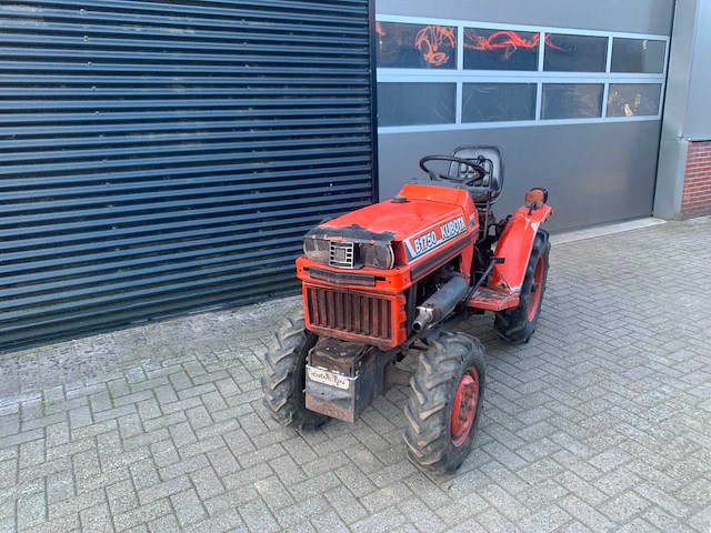 Kubota b 1750 hst minitractor - afbeelding 2 van  6