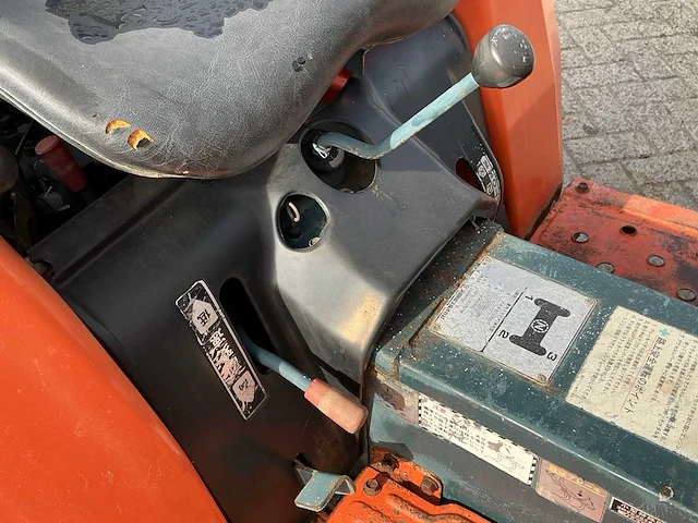 Kubota b1600 ( 4wd ) minitractor - afbeelding 10 van  12