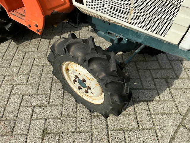 Kubota b1600 ( 4wd ) minitractor - afbeelding 12 van  12