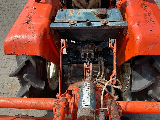 Kubota b1600 4x4 minitractor - afbeelding 3 van  24