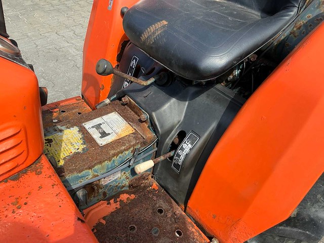 Kubota b1600 4x4 minitractor - afbeelding 5 van  24