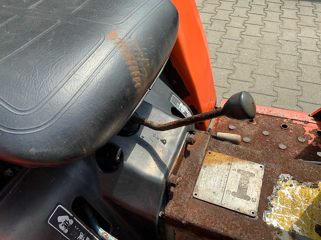 Kubota b1600 4x4 minitractor - afbeelding 9 van  24