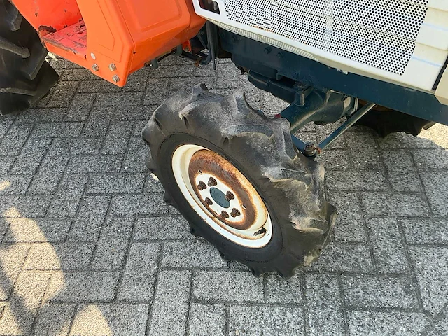 Kubota b1702 ( 4wd ) minitractor - afbeelding 4 van  15