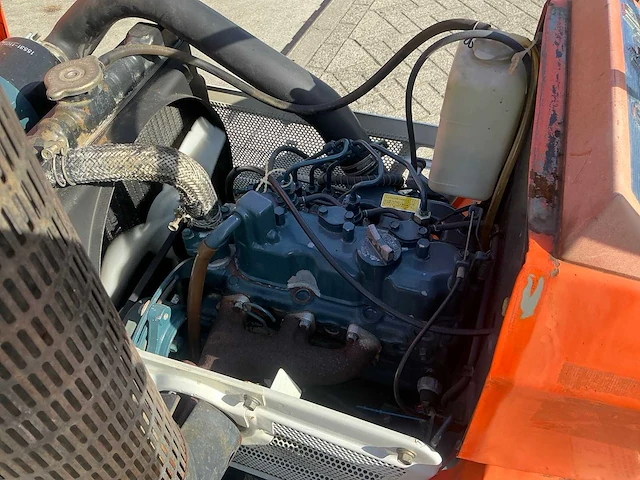 Kubota b1702 ( 4wd ) minitractor - afbeelding 6 van  15