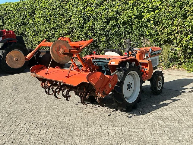 Kubota b1702 ( 4wd ) minitractor - afbeelding 10 van  15