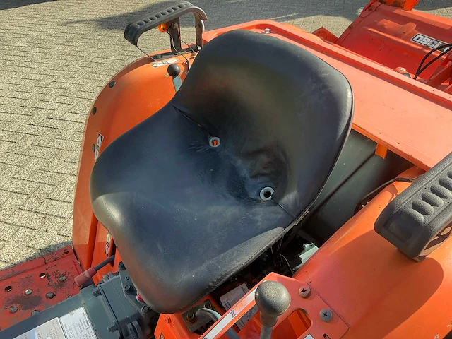 Kubota b1702 ( 4wd ) minitractor - afbeelding 12 van  15