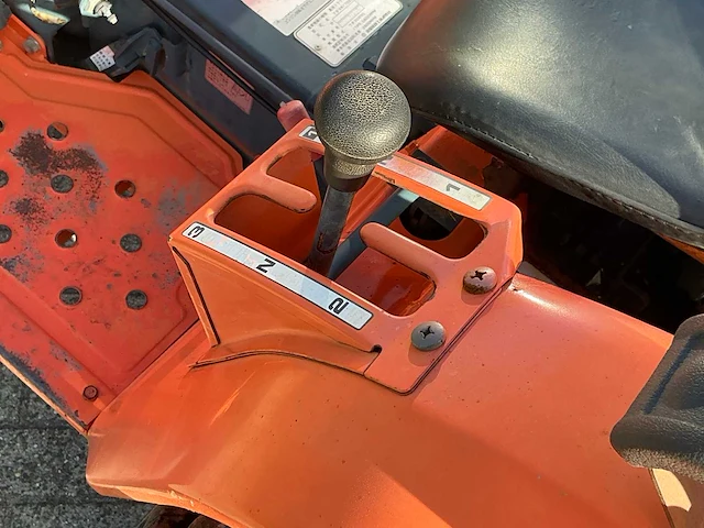 Kubota b1702 ( 4wd ) minitractor - afbeelding 14 van  15