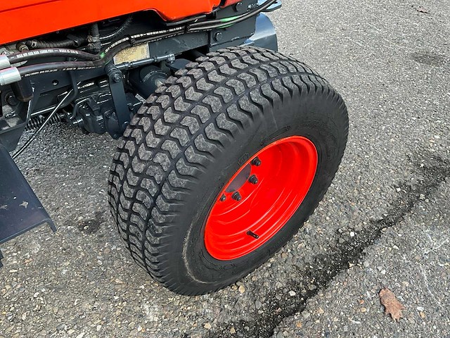 Kubota b2100 hydrostatische 4wd minitractor t-54-bvs - afbeelding 3 van  30