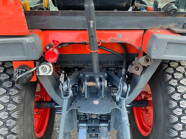 Kubota b2100 hydrostatische 4wd minitractor t-54-bvs - afbeelding 30 van  30