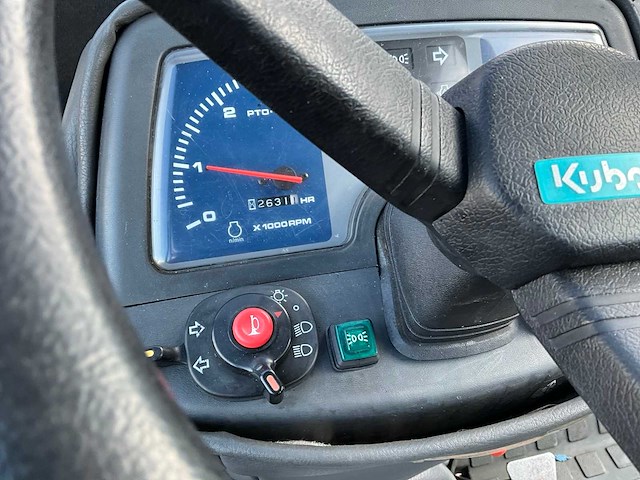 Kubota b2100 hydrostatische 4wd minitractor t-54-bvs - afbeelding 11 van  30