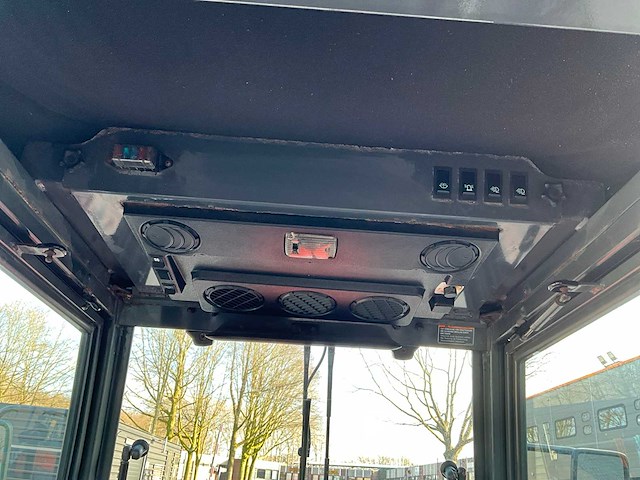 Kubota b2100 hydrostatische 4wd minitractor t-54-bvs - afbeelding 25 van  30