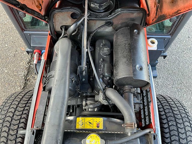 Kubota b2100 hydrostatische 4wd minitractor t-54-bvs - afbeelding 15 van  30