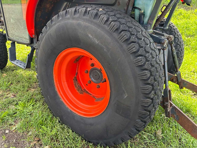 Kubota b2350 minitractor - afbeelding 2 van  41