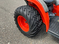 Kubota b2400hd hydrostatische 4wd minitractor met frontschuif - afbeelding 3 van  28
