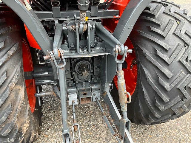 Kubota b2400hd hydrostatische 4wd minitractor met frontschuif - afbeelding 13 van  28