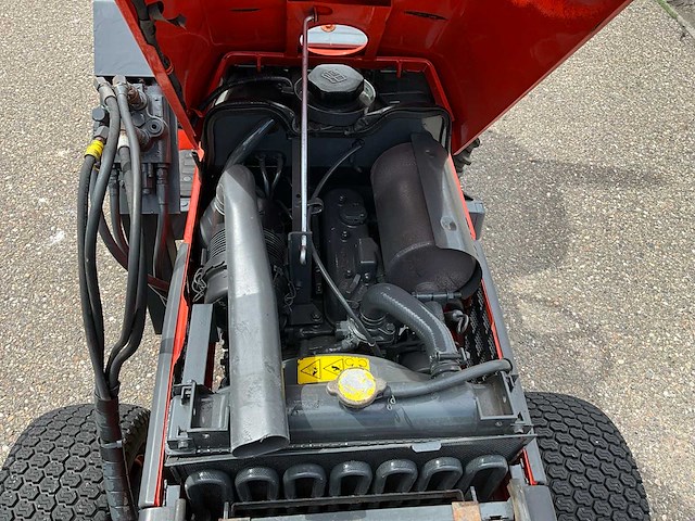 Kubota b2400hd hydrostatische 4wd minitractor met frontschuif - afbeelding 20 van  28