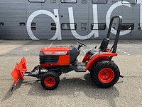 Kubota b2400hd hydrostatische 4wd minitractor met frontschuif - afbeelding 12 van  28