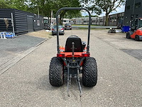 Kubota b2400hd hydrostatische 4wd minitractor met frontschuif - afbeelding 23 van  28