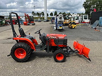 Kubota b2400hd hydrostatische 4wd minitractor met frontschuif - afbeelding 25 van  28