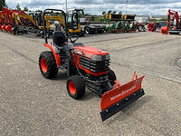 Kubota b2400hd hydrostatische 4wd minitractor met frontschuif - afbeelding 26 van  28