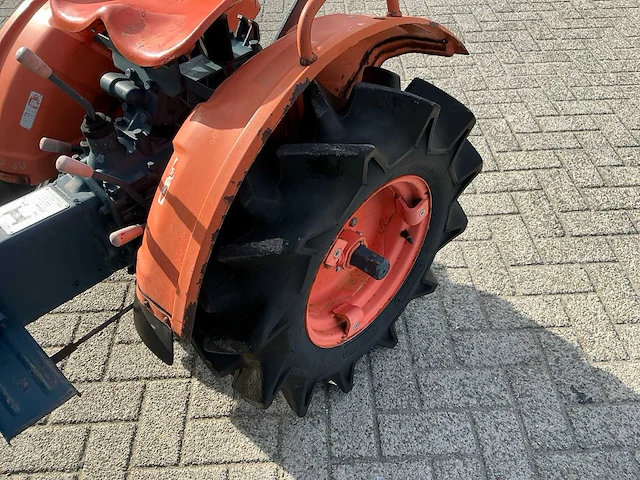 Kubota b5000 ( 4wd ) minitractor - afbeelding 5 van  15