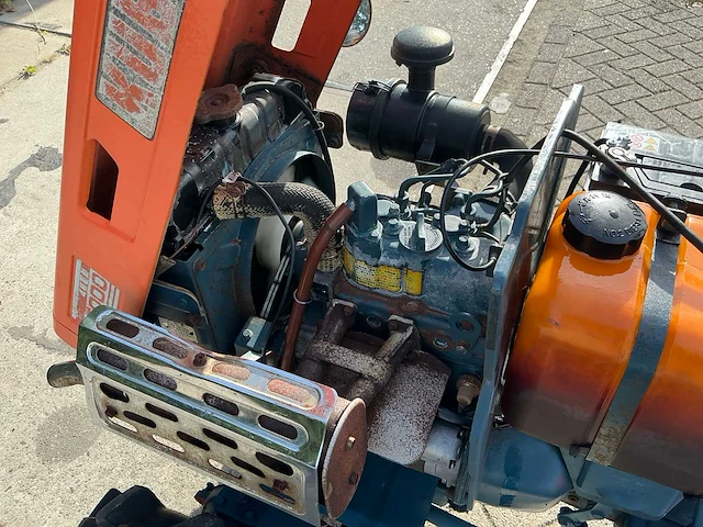 Kubota b5000 ( 4wd ) minitractor - afbeelding 13 van  15