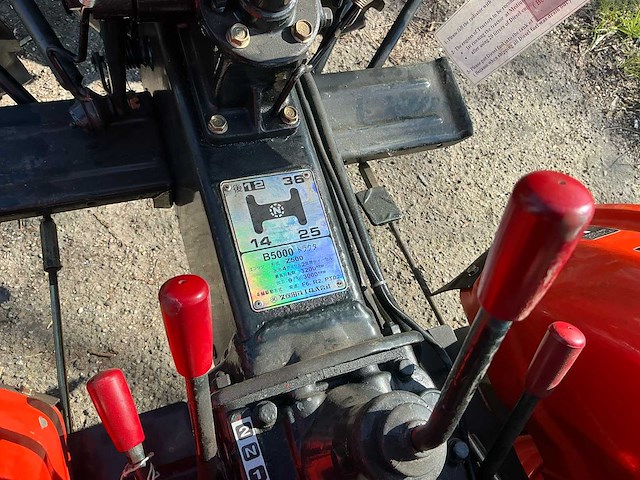 Kubota b5000 minitractor - afbeelding 9 van  17