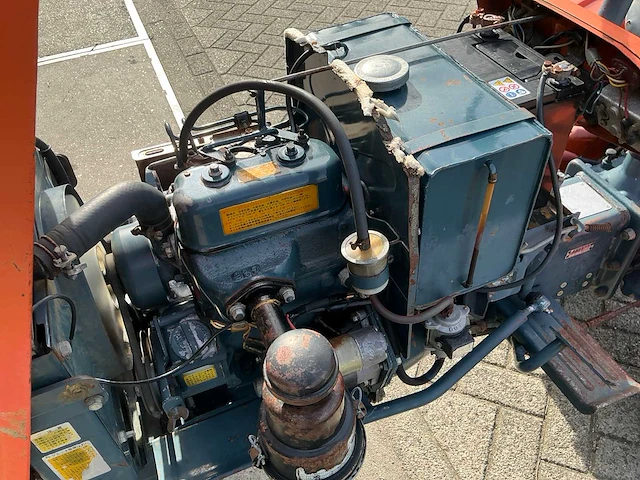 Kubota b6000 ( 4wd ) minitractor - afbeelding 2 van  15