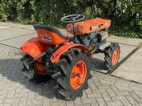 Kubota b6000 ( 4wd ) minitractor - afbeelding 9 van  15