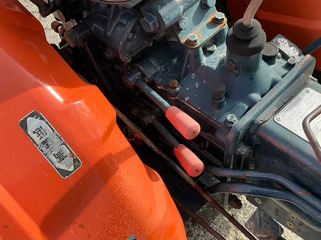 Kubota b6000 ( 4wd ) minitractor - afbeelding 15 van  15