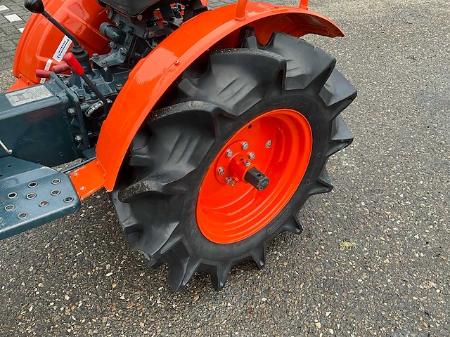 Kubota b6001 4wd minitractor - afbeelding 1 van  23