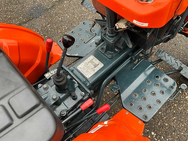 Kubota b6001 4wd minitractor - afbeelding 21 van  23
