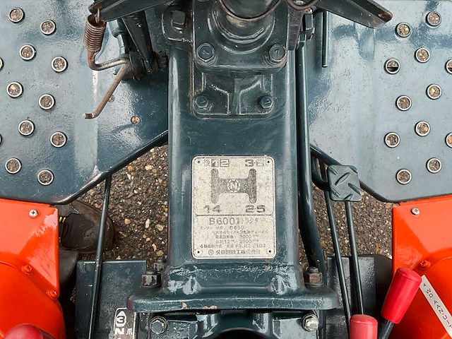 Kubota b6001 4wd minitractor - afbeelding 7 van  23