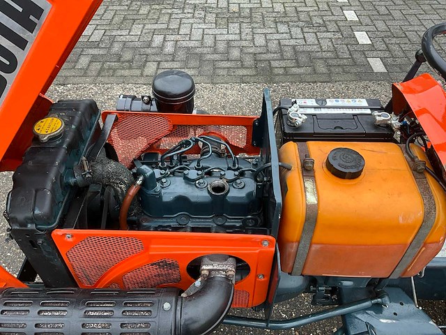 Kubota b6001 4wd minitractor - afbeelding 10 van  23